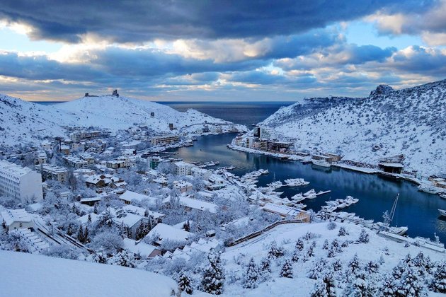 Крым заметет снегом
