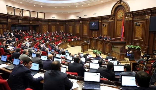 Парламентские уборщицы взбунтовались в Ереване