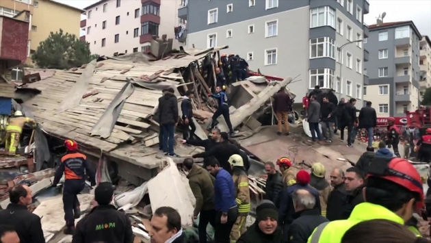 Количество жертв обрушения здания в Стамбуле превысило 20