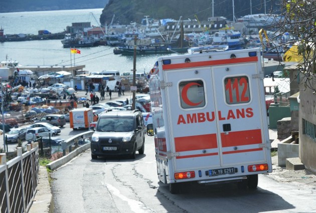 Увеличилось число погибших при обрушении дома в Стамбуле