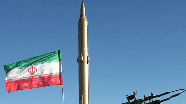 Иран представил умную ракету типа "земля-земля"