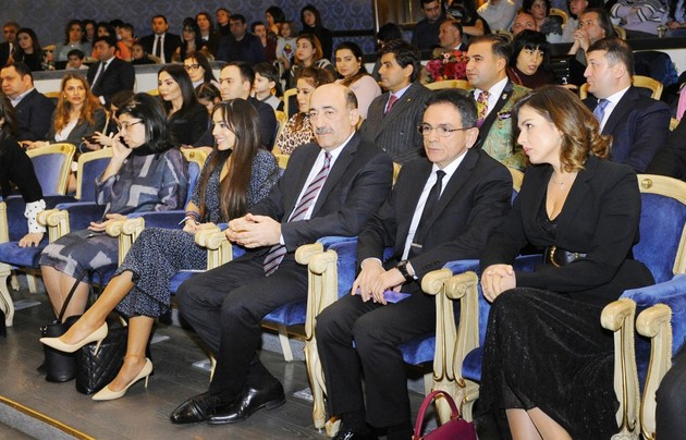 Лейла Алиева посетила премьеру спектакля "Маленький принц"