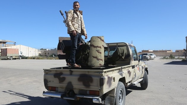 Ливийский конфликт поднимает нефть