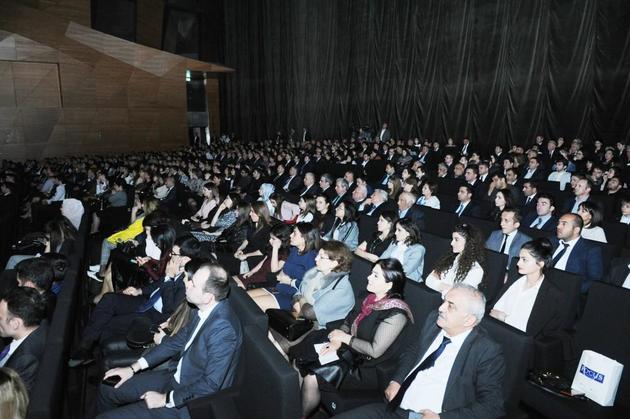 Лейла Алиева посетила премьеру фильма "Шахдаг. Царь-гора"