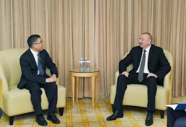 Ильхам Алиев провел встречу с председателем компании Huawei