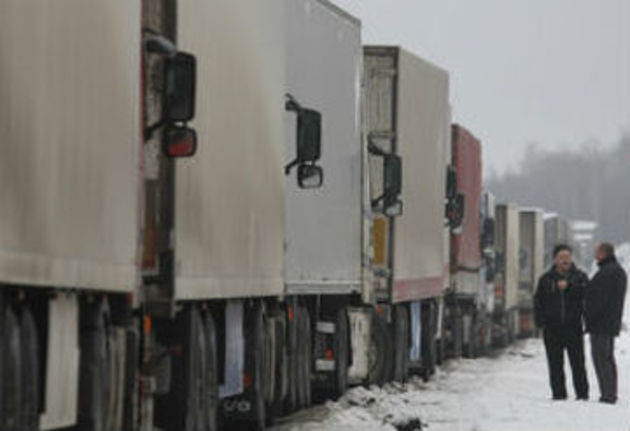 Россия и Турция хотят отменить визы для грузовиков 