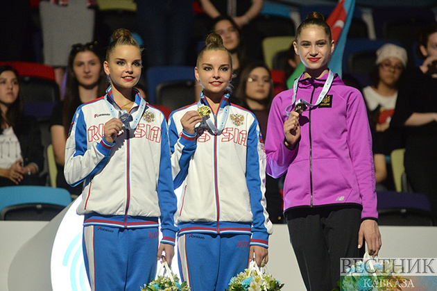 Арина и Дина Аверины завоевали "золото" и "серебро" чемпионата Европы по художественной гимнастике в Баку в упражнениях с булавами