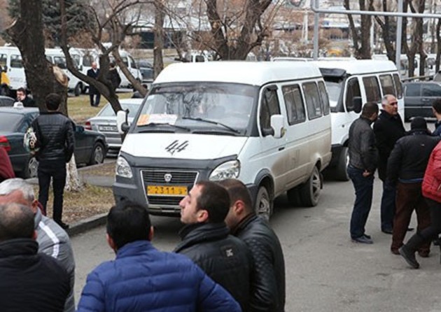 В армянском Ванадзоре забастовали водители маршруток