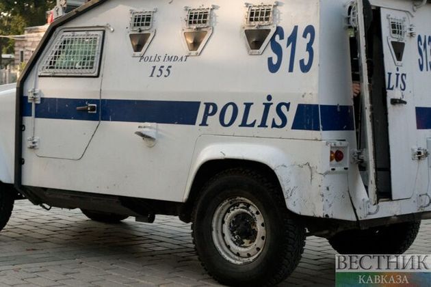 В Измире слетели с обрыва два автомобиля: пострадали семь человек