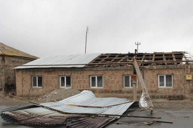 Ветер унес крыши домов в Армавирской области