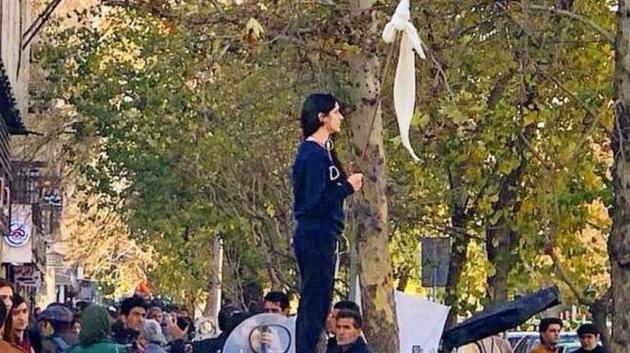 В Иране освободили осужденную противницу хиджабов - СМИ
