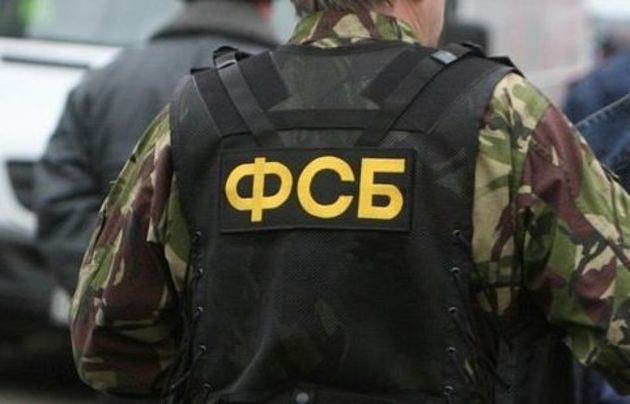 Крымские спецслужбы "накрыли" в Севастополе склад с оружием в частном доме