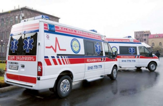 В ДТП с двумя автомобилями и микроавтобусом в Армении погибли шесть человек