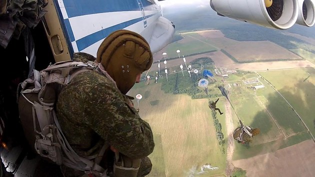 Новороссийские десантники отработали в Крыму новую тактику 