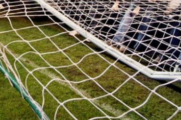 В Костанае скончался подросток, придавленный футбольными воротами - СМИ