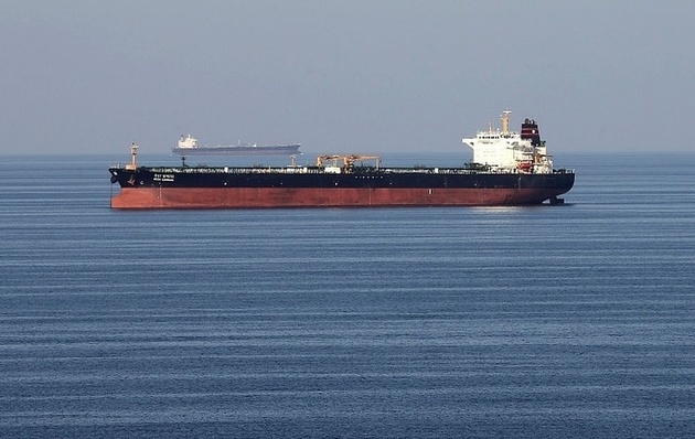 Иран отбуксировал танкер, сломавшийся в Персидском заливе