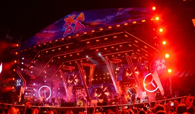 Второй день музыкального фестиваля "ЖАРА-2019": хиты 90-х и творческий вечер "Любэ"