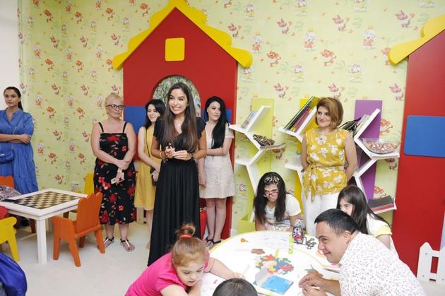 Мехрибан Алиева поучаствовала в открытии яслей и празднике для детей в Баку