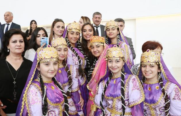 Мехрибан Алиева приняла участие в мероприятии вынужденных переселенцев в Центре Гейдара Алиева