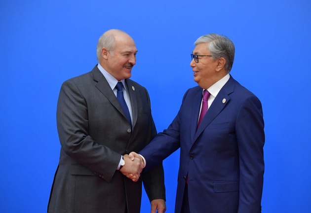Лукашенко обсудил с Токаевым предстоящий визит в Казахстан 