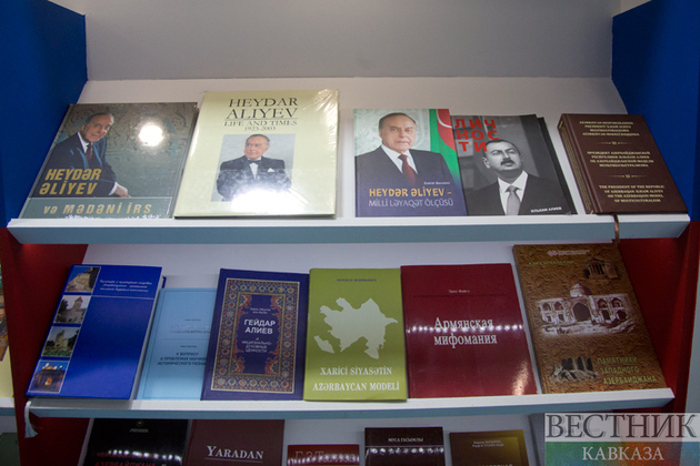 Книга "Хосров и Ширин" получила гран-при на ММКВЯ-2019