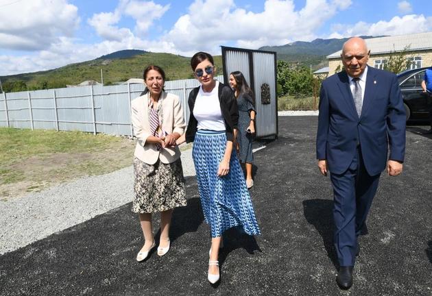 Мехрибан Алиева и Лейла Алиева посетили Исмаиллы