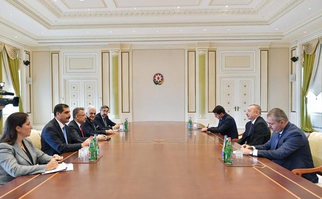 Ильхам Алиев провел встречу с вице-президентом Турции Фуатом Октаем