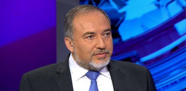 Либерман выступил за коалицию НДИ, "Ликуд" и "Кахоль-Лаван"