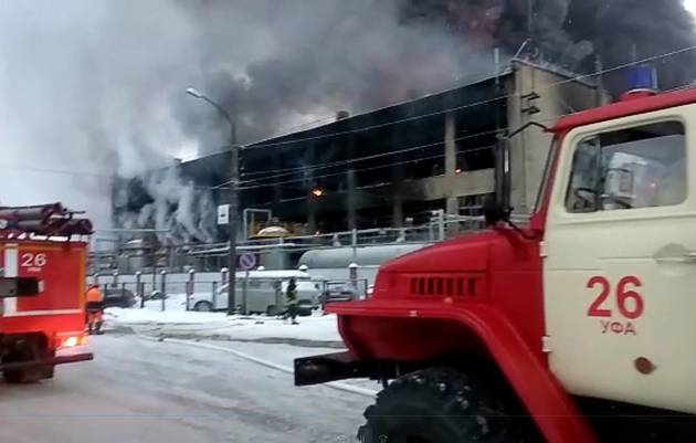 Огнеборцы потушили пожар на уфимском "Опытном заводе "Нефтехим"