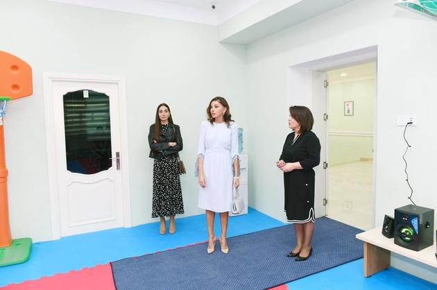 Мехрибан Алиева посетила учреждения для детей с особенностями развития в Баку