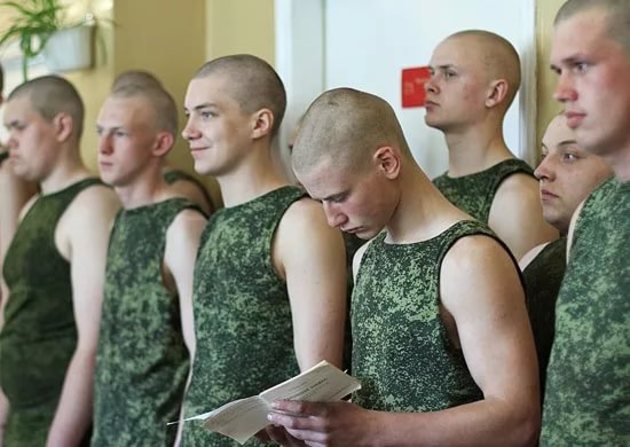 Весенний призыв не коснется выпускников школ – Минобороны России
