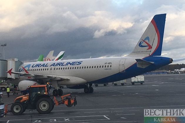 Причиной вынужденной посадки лайнера "Уральских авиалиний" стал отказ двигателя