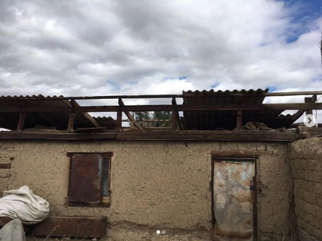 Ветер лишил крыши жителей 30 домов в селе в Восточном Казахстане