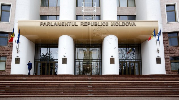 Парламент Молдавии вернул русскому языку прежний статус 