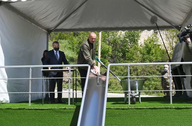 Ильхам Алиев и Мехрибан Алиева осмотрели ряд объектов в Шуше (ФОТО)