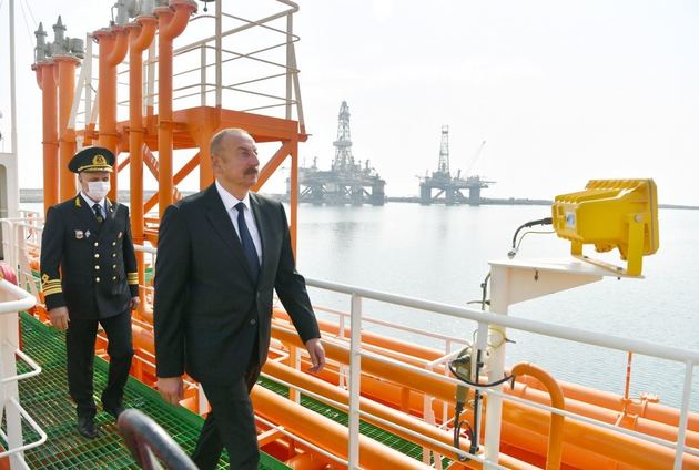 Ильхам Алиев принял в эксплуатацию нефтеналивной танкер "Кяльбаджар" (ФОТО/ВИДЕО)