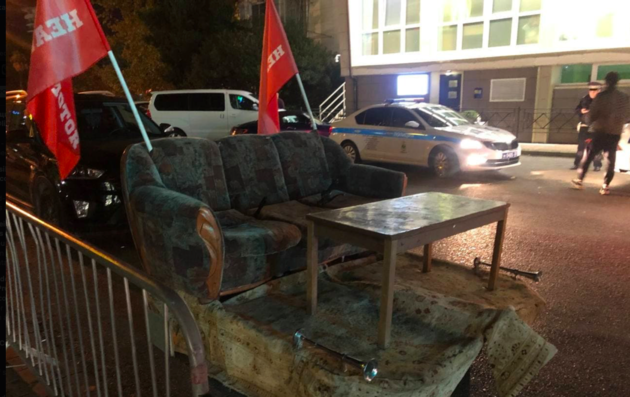 Водителя дивана оштрафовали в Сочи