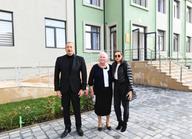 Президент Азербайджана и первая леди открыли Центр творчества и стадион в Шамахы