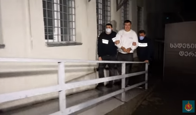 Соратники Саакашвили подарили 41 шило генпрокурору