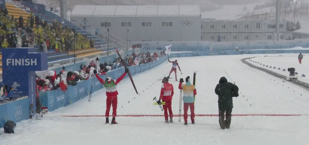Российские лыжники завоевали "золото" Олимпиады в эстафете