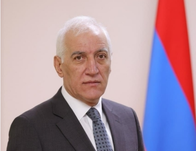 Вступил в должность пятый президент Армении Ваагн Хачатрян
