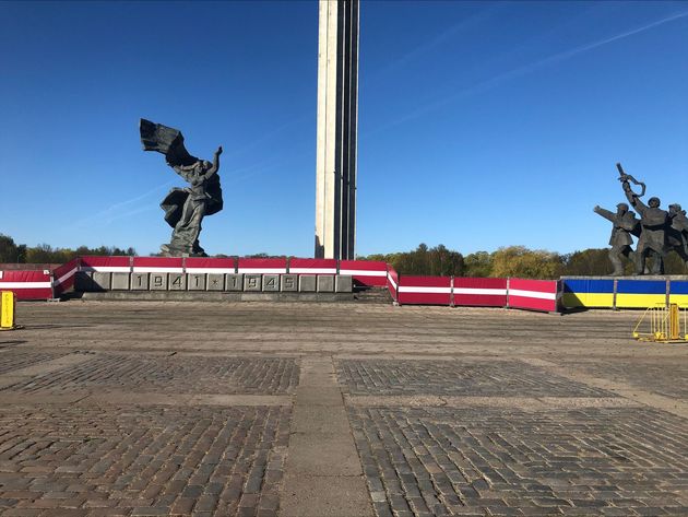 Власти Риги планируют уничтожить памятник Освободителям города