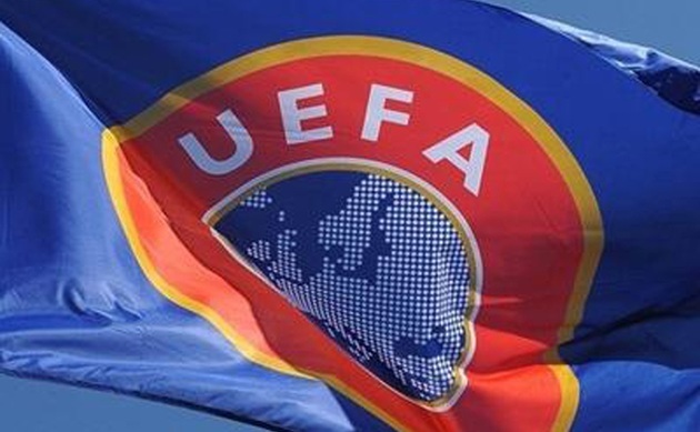УЕФА оштрафовал "Фенербахче" за кричалки его фанатов