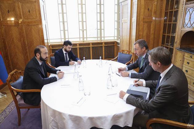 Спецпредставитель ЕС и глава МИД Армении провели встречу в Женеве