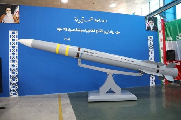 В Тегеране показали модернизированный иранский ЗРК "Бавар-373"