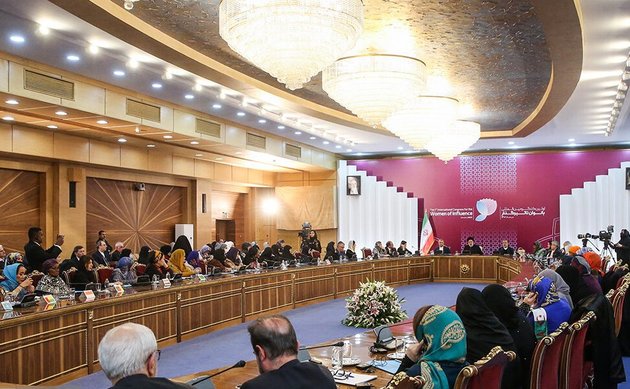 В Тегеране стартовал Первый международный конгресс влиятельных женщин