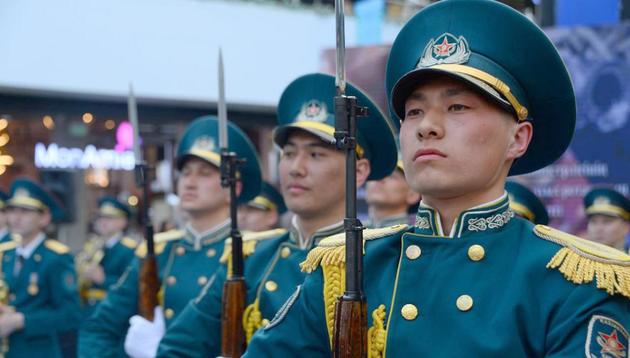 казахстанские военные