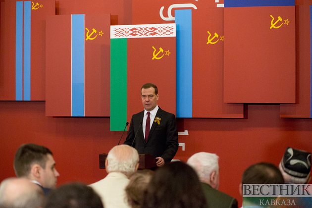 Путин поблагодарил Медведева за работу по нацпроектам