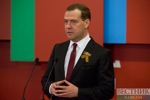 Медведев выразил Расизаде соболезнования в связи с бакинским пожаром