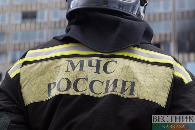 После короткого замыкания пожарные эвакуировали ТЦ "О'кей" в Петербурге 